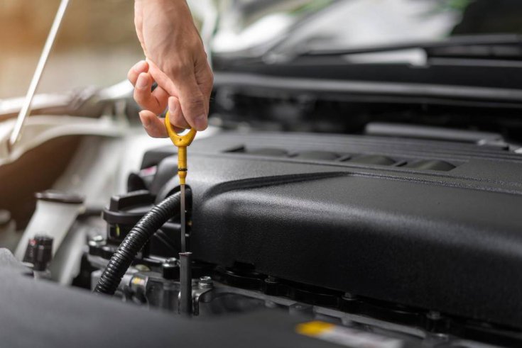 How Long Can a Car Go Between Oil Changes?